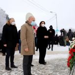 რუსლან აბაშიძემ საქართველოს დამოუკიდებლობისთვის ბრძოლაში დაღუპული იუნკერების ხსოვნას პატივი მიაგო