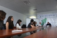 პროექტში ,,ინგლისური ენის შემსწავლელი საზაფხულო სკოლა’’ ჩართულ მოსწავლეებთან შეხვედრა გაიმართა