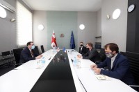 მიხეილ ჩხენკელმა საფრანგეთის ელჩთან განათლების მიმართულებით თანამშრომლობისა და ქუთაისის საერთაშორისო უნივერსიტეტთან ერთობლივი პროგრამების განხორციელების შესაძლებლობები განიხილა