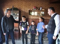 ლანჩხუთში სოციალურად დაუცველებს საახალწლო საჩუქრები დაურიგდათ ლანჩხუთში სოციალურად დაუცველებს საახალწლო საჩუქრები დაურიგდათ