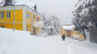  ხულოში ინტენსიური თოვის გამო გადაადგილება შეფერხებულია 