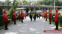 უკრაინის თავდაცვის მინისტრმა გმირთა მემორიალი გვირგვინით შეამკო