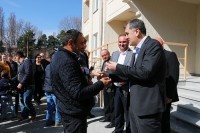 გორში ნგრევად შენობებში მცხოვრებ დევნილ ოჯახებს ახალი ბინები გადაეცათ
