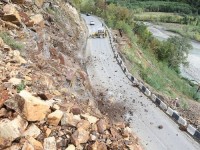 ქვისცვენის გამო მესტიის მიმართულებით მოძრაობა აიკრძალა