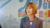 ელიზაბეთ რუდი: მოვუწოდებ ყველა ადამიანს, ყველა ჯგუფს, რომელიც სარგებლობს შეკრებისა და გამოხატვის თავისუფლებით, ეს გააკეთონ მკაცრად კანონის უზენაესობის ფარგლებში, წესების შესაბამისად და არასოდეს მიმართონ ძალადობას ელიზაბეთ რუდი: მოვუწოდებ ყველა ადამიანს, ყველა ჯგუფს, რომელიც სარგებლობს შეკრებისა და გამოხატვის თავისუფლებით, ეს გააკეთონ მკაცრად კანონის უზენაესობის ფარგლებში, წესების შესაბამისად და არასოდეს მიმართონ ძალადობას