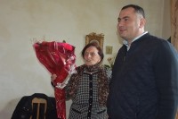ლანჩხუთის მერმა ღვაწლმოსილ პედაგოგს იუბილე მიულოცა