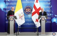 დავით ზალკალიანი წმინდა საყდრის სახელმწიფოებთან ურთიერთობების მდივანს შეხვდა