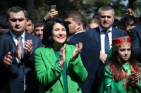 პრეზიდენტი გარდაბანში: თქვენთან ვერ ვისაუბრებ რუსულად, ეს არ არის ის ენა, რომელიც გვაერთიანებს