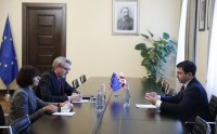 არჩილ თალაკვაძე აშშ-ის ელჩის მოვალეობის შემსრულებელს და ევროკავშირის ელჩს შეხვდა არჩილ თალაკვაძე აშშ-ის ელჩის მოვალეობის შემსრულებელს და ევროკავშირის ელჩს შეხვდა