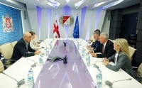 ფინანსთა მინისტრი აშშ-ს სავაჭრო პალატის პრეზიდენტს შეხვდა
