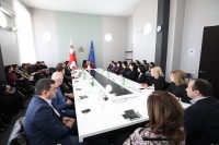განათლების რეფორმის სასკოლო მიმართულებაზე მასწავლებლებთან ერთად მსჯელობა გრძელდება