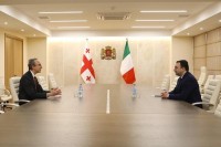 თავდაცვის მინისტრი იტალიის ელჩს შეხვდა  თავდაცვის მინისტრი იტალიის ელჩს შეხვდა