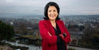«The Sunday Times» (დიდი ბრიტანეთი): საქართველოს პირველი ქალი-პრეზიდენტი, პირობას დებს, რომ მტაცებელ რუსეთს შეაკავებს