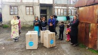 ბოშათა დასახლებებში საკვები პროდუქტებისა და ჰიგიენური საშუალებების 380 კალათა დარიგდება