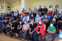 გოჩა ენუქიძე ცაგერის მუნიციპალიტეტში საბავშვო ბაღის აღმზრდელებსა და სპორტის წარმომადგენლებს შეხვდა