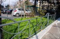 დიდუბის რაიონში, დიღმის მასივში უსაფრთხოების მოაჯირების მონტაჟი მიმდინარეობს