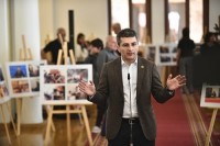 საქართველოს პარლამენტში მსოფლიო პრესის თავისუფლების საერთაშორისო დღე ფოტოგამოფენით აღინიშნა