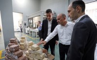 გიორგი გახარიამ და ლევან დავითაშვილმა სახელმწიფოს მხარდაჭერით შექმნილი თხილის გადამამუშავებელი საწარმო „ჯეო ნათსი“ დაათვალიერეს