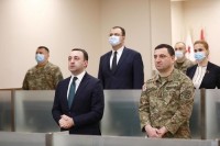 თავდაცვის მინისტრმა და თავდაცვის ძალების მეთაურმა მშვიდობისმყოფელებს ახალი წელი მართვის ცენტრიდან მიულოცეს 