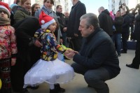  პრემიერმა დღეს დევნილი პედაგოგის ოჯახს ბინის გასაღები გადასცა 