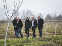 ლევან დავითაშვილი ერთიანი აგროპროექტის ფარგლებში დაფინანსებული ფერმერის მეურნეობას სტუმრობდა ლევან დავითაშვილი ერთიანი აგროპროექტის ფარგლებში დაფინანსებული ფერმერის მეურნეობას სტუმრობდა