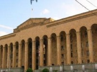 საქართველოს პარლამენტმა სექსუალურ შევიწროებასთან დაკავშირებით მომზადებული საკანონმდებლო ცვლილებები მესამე მოსმენით დაამტკიცა