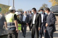გიორგი გახარია ადიგენის სოფელ ბენარაში საჯარო სკოლის მშენებლობის პროცესს გაეცნო