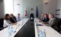 განათლების მინისტრმა ამერიკის მშვიდობის კორპუსის დელეგაციას და საქართველოში აშშ-ს ელჩს უმასპინძლა