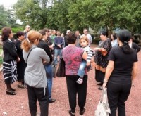 ნინო გურიელი ფალიაშვილის ქუჩაზე მდებარე სკვერში მოსახლეობას შეხვდა