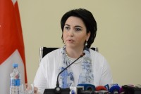 ეკა ბესელია: კომისიას არ აქვს უფლება, მაკონტროლებელმა ორგანომ უთხრას დევნის ორგანოს რომ ამ ადამიანს წაუყენე ამ კვალიფიკაციით ბრალი. ეს არის ძლიან უხეში დარღვევა კონსტიტუციური პრინციპის და ამას ცალსახად ვემიჯნებ