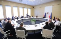 გიორგი გახარია: სისტემური შეზღუდვები არ იგეგმება, იქნება წერტილოვანი ღონისძიებები, ამის ფასი მარტივია - პირბადე უნდა ვატაროთ და ელემენტარული წესები დავიცვათ