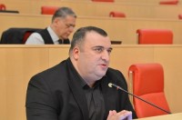 რატი იონათამიშვილი: უცხოელებისთვის ბინადრობის უფლების მინიჭების პროცესში ჩვენი ქვეყნის მოქალაქეების ინტერესები უნდა იყოს დაცული