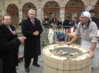 სტრასბურგის საშობაო ბაზრობა გურამ ოდიშარიამ და სტრასბურგის მერმა გახსნეს  სტრასბურგის საშობაო ბაზრობა გურამ ოდიშარიამ და სტრასბურგის მერმა გახსნეს