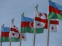 "kaspiy" (აზერბაიჯანი): პროსომხური ძალები ქართულ-აზერბაიჯანულ ურთიერთობას ზიანს ვერ მიაყენებენ