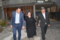 ზუგდიდის მერობის კანდიდატმა და სახელმწიფო რწმუნებულმა, გიგა ოთხოზორიას ოჯახი მოინახულეს