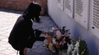 თეა ახვლედიანმა გორში რუსეთ-საქართველოს ომში დაღუპული გმირების ხსოვნას პატივი მიაგო და მემორიალი ყვავილებით შეამკო