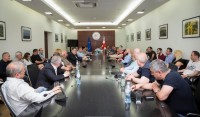 გარემოს დაცვისა და სოფლის მეურნეობის სამინისტროში ქათმის ადგილობრივ მწარმოებლებსა და იმპორტიორებთან შეხვედრა გაიმართა