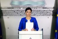 შსს-ს პრესსამსახური: შს მინისტრი თავს ძალიან კარგად გრძნობს და მნიშვნელოვან შეხვედრას მართავს 