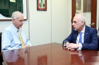 დავით ზალკალიანი სენატორ რონ ჯონსონს შეხვდა