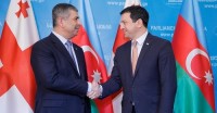 პარლამენტის თავმჯდომარე აზერბაიჯანის თავდაცვის მინისტრს შეხვდა პარლამენტის თავმჯდომარე აზერბაიჯანის თავდაცვის მინისტრს შეხვდა