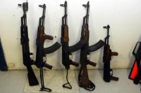 მოქალაქეებმა პოლიციას ნებაყოფილობით 12 ავტომატი ჩააბარეს  მოქალაქეებმა პოლიციას ნებაყოფილობით 12 ავტომატი ჩააბარეს