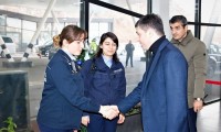 შემოსავლების სამსახურის უფროსმა მებაჟე ოფიცრებს დამდეგი ახალი წელი მიულოცა