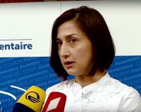ნინო გოგუაძე მირანდა ერემაძეს: თქვენი კოლეგის ძალიან კრიტიკული კომენტარის მოწონება რამდენად სწორია მოსამართლის მხრიდან და რამდენად მოქმედებს ის სასამართლო სისტემის მიმართ სანდოობაზე? ნინო გოგუაძე მირანდა ერემაძეს: თქვენი კოლეგის ძალიან კრიტიკული კომენტარის მოწონება რამდენად სწორია მოსამართლის მხრიდან და რამდენად მოქმედებს ის სასამართლო სისტემის მიმართ სანდოობაზე?