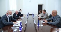 დავით ზალკალიანი ჟენევის საერთაშორისო მოლაპარაკებების თანათავმჯდომარეებს შეხვდა