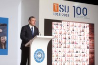 პრემიერი: უნივერსიტეტი 100 წლის იუბილეს ხვდება როგორც ქვეყნის უმნიშვნელოვანესი სასწავლო დაწესებულება, რომელიც მსოფლიოს საუკეთესო უნივერსიტეტების სიაში შედის