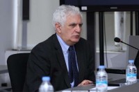 ამირან გამყრელიძე: არ შეიძლება ბავშვების გეგმური აცრები შევაჩეროთ