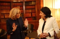 სალომე ზურაბიშვილი ემენუელ მაკრონის მეუღლეს შეხვდა