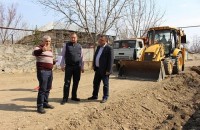 ბოლნისის მუნიციპალიტეტის სოფელ რატევანში შიდა საავტომობილო გზის მოწყობის სამუშაოები მიმდინარეობს