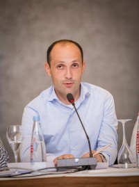 ლევან დავითაშვილი: უპასუხისმგებლო განცხადებები მოსახლეობის ეკონომიკური მდგომარეობის გაუარესების მიზეზი ხდება