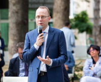  ვინსენტ რეი: მინდა აღვნიშნო, რომ გარემოს დაცვისა და სოფლის მეურნეობის მინისტრის სიტყვაში გაკეთებული მრავალი საინტერესო აქცენტი სრულ თანხვედრაშია ჩვენს პრიორიტეტებთან
